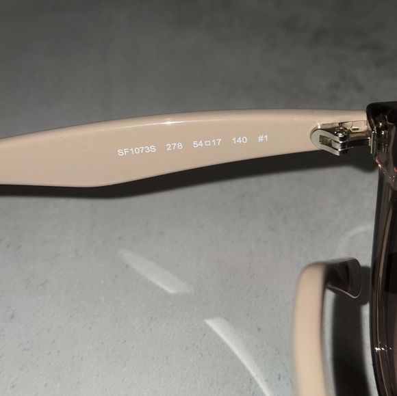 Salvatore Ferragamo Model SF1073S Sunglasses - Picture 8 of 9